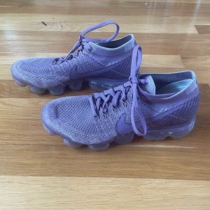 Women air vapor max ‘violet dust’ size 8.5